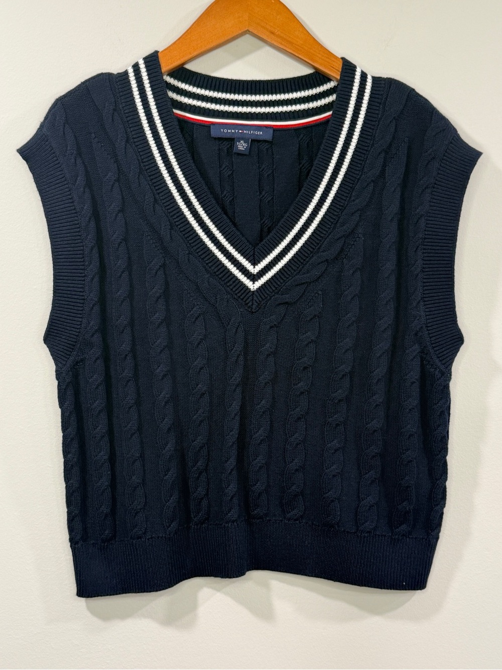 Tommy Hilfiger Women Navy Cable-Knit V-Neck Sweater Vest with White Trim Size XL
